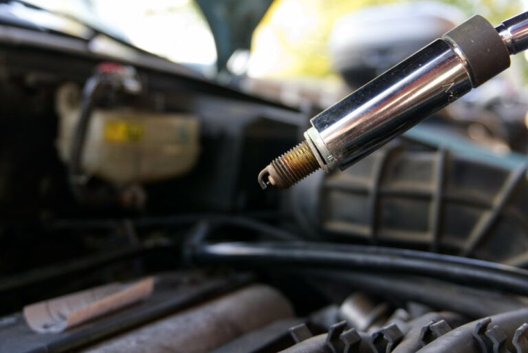 Zündkerzen wechseln Anleitung, Tipps & Co. SchnelleAutohilfe.de