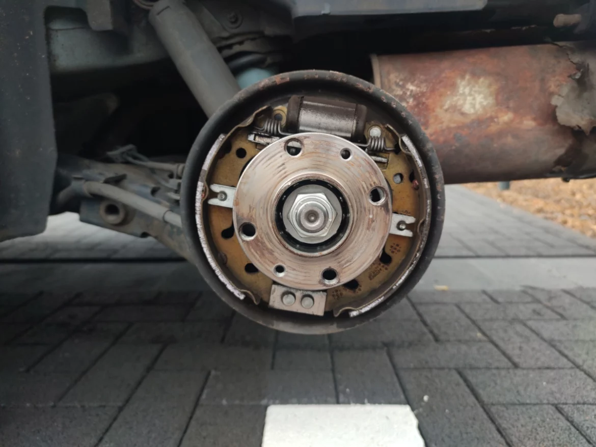Wie funktioniert eine Trommelbremse am Auto? Trommelbremse
