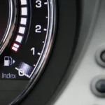 Pfeil auf der Tankanzeige