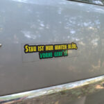 Aufkleber vom Auto entfernen