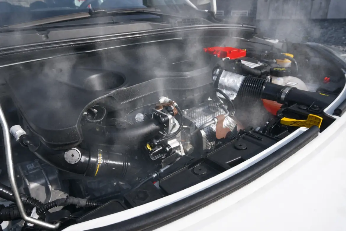 Auto riecht verbrannt