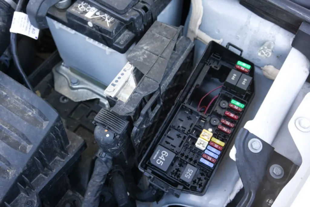Sicherungskasten beim Seat Ibiza V